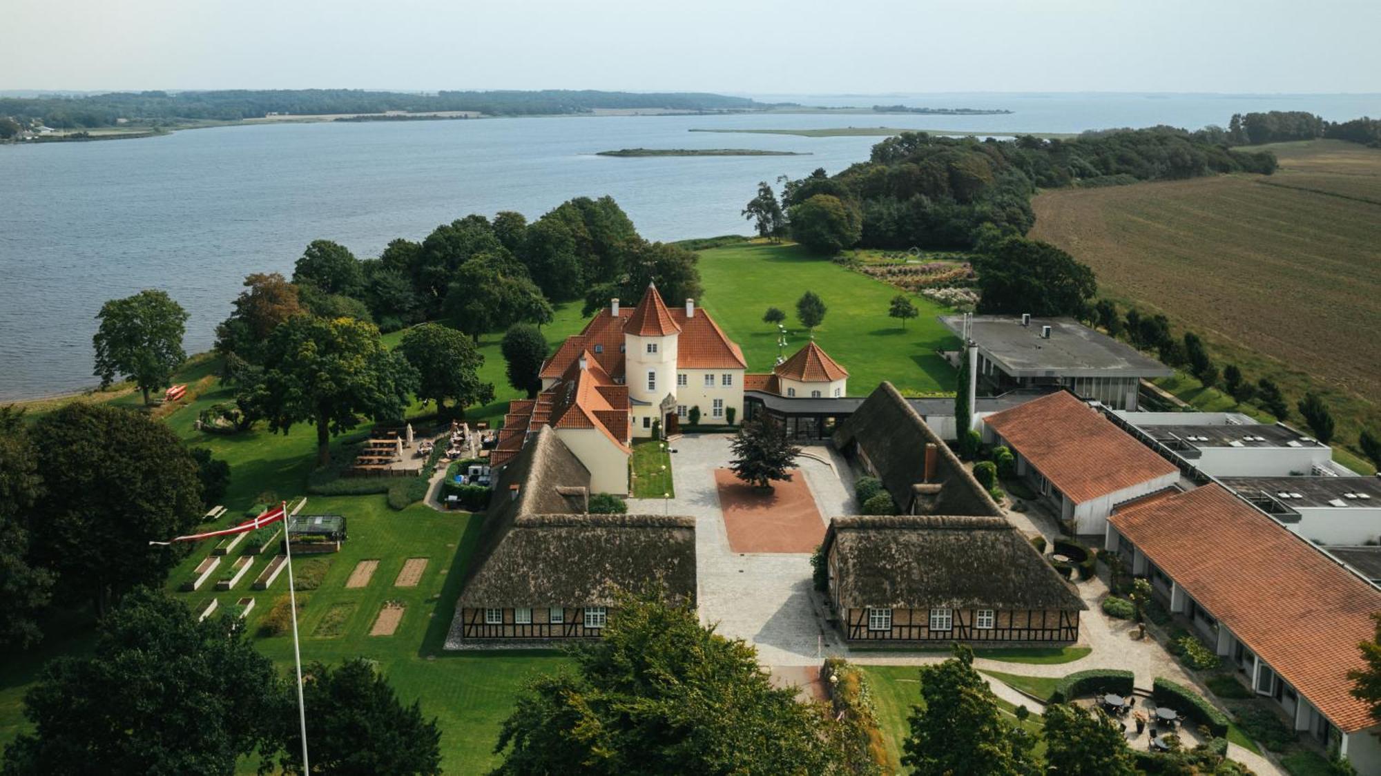 Gl. Avernaes Sinatur Hotel & Konference Ebberup Esterno foto