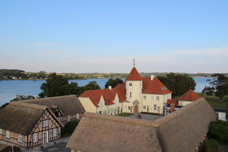 Gl. Avernaes Sinatur Hotel & Konference Ebberup Esterno foto